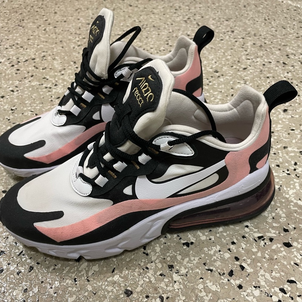 Women’s Nike Air Max 270 React Sneakers Pink and Black size 8 - Picture 3 of 6